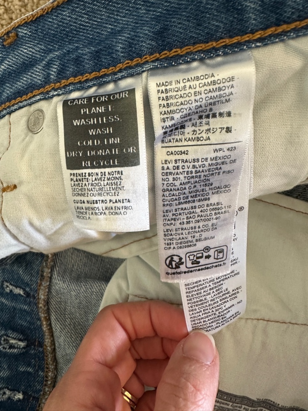 Levi's Light Blue Denim Cutoff Women's Shorts - Picture 5 of 5